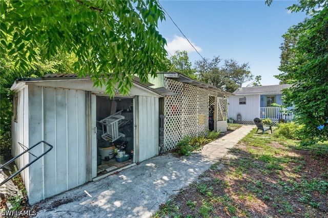 9044 Somerset LN, Bonita Springs, FL 34135