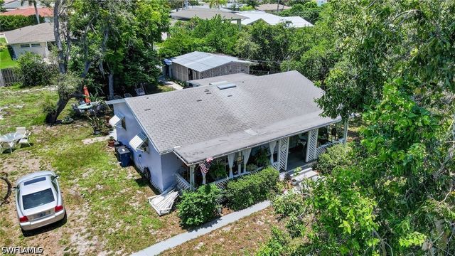 9044 Somerset LN, Bonita Springs, FL 34135