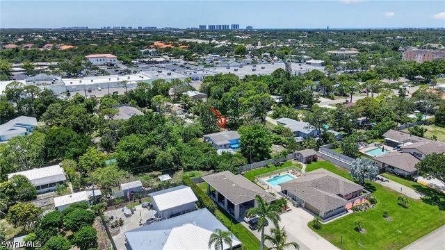 9044 Somerset LN, Bonita Springs, FL 34135