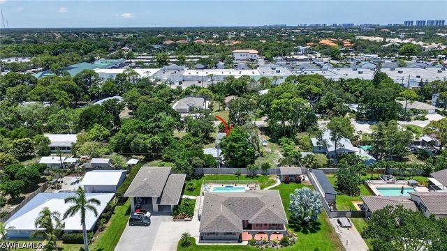 9044 Somerset LN, Bonita Springs, FL 34135