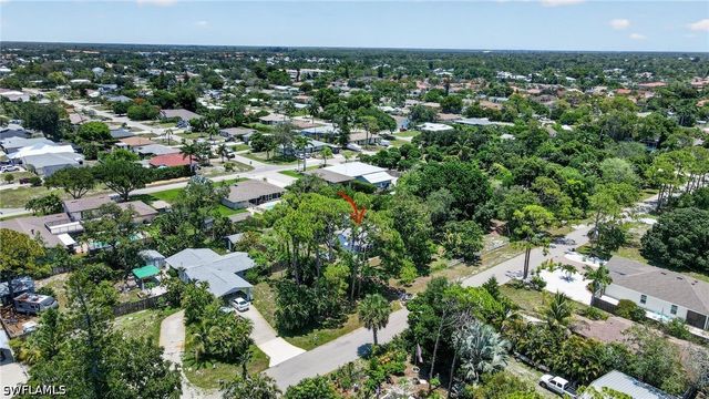 9044 Somerset LN, Bonita Springs, FL 34135
