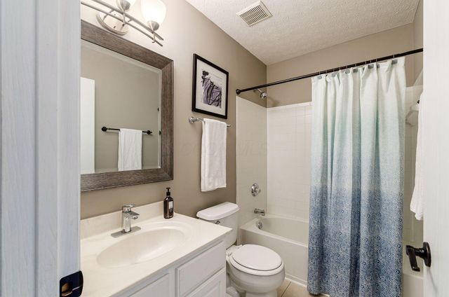 304 Meadow Ash Drive, Lewis Center, OH 43035