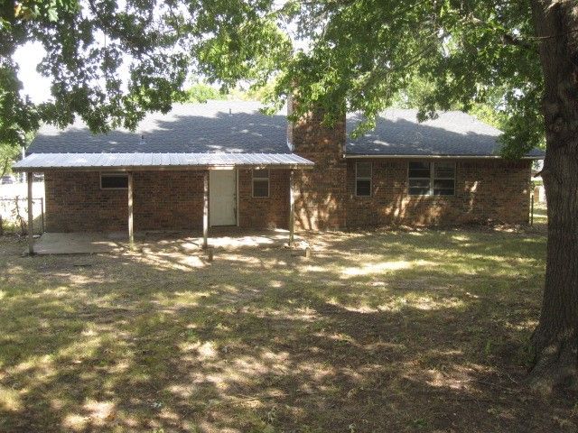 411 Ashland Drive, Gainesville, TX 76240