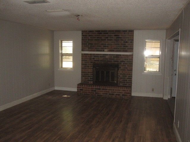 411 Ashland Drive, Gainesville, TX 76240