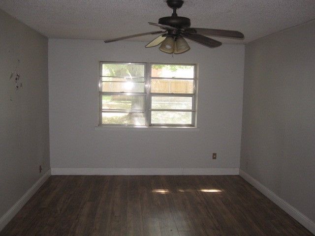 411 Ashland Drive, Gainesville, TX 76240