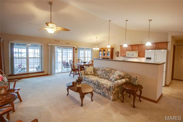 1331 Magnolia Lane, Jerseyville, IL 62052