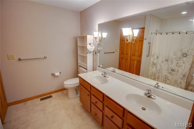 1331 Magnolia Lane, Jerseyville, IL 62052