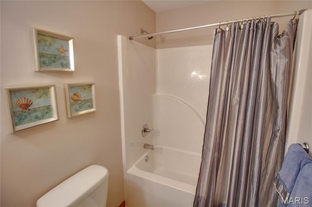 1331 Magnolia Lane, Jerseyville, IL 62052