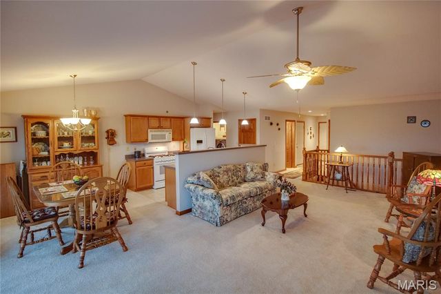 1331 Magnolia Lane, Jerseyville, IL 62052