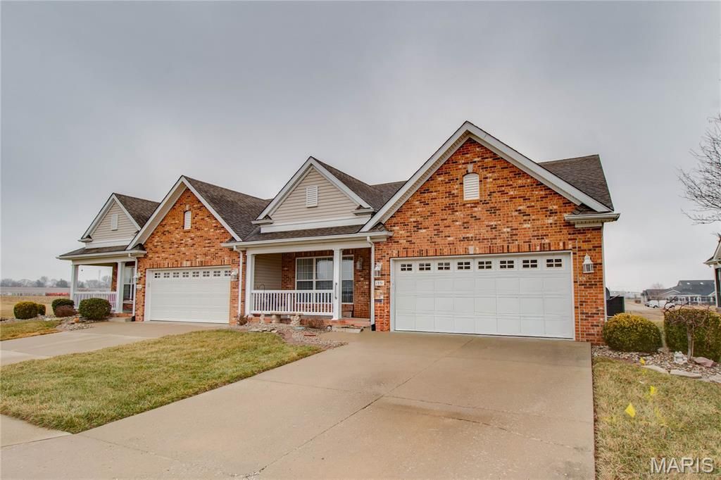 1331 Magnolia Lane, Jerseyville, IL 62052