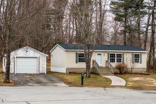 9 True Lane, Seabrook, NH 03874