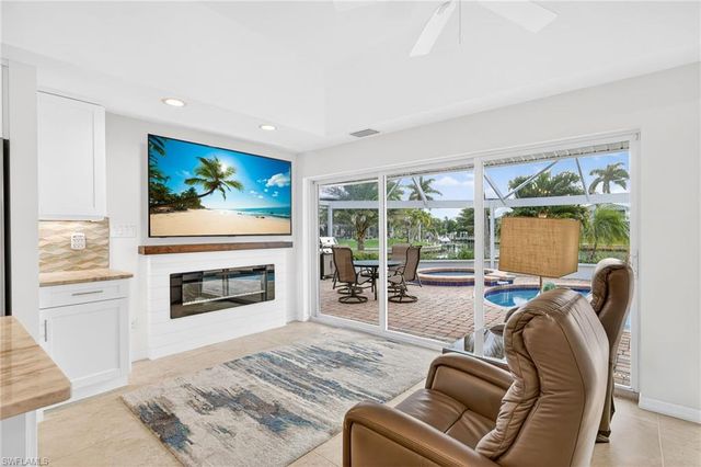 819 Tulip LN, Sanibel, FL 33957