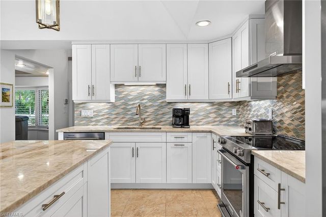 819 Tulip LN, Sanibel, FL 33957