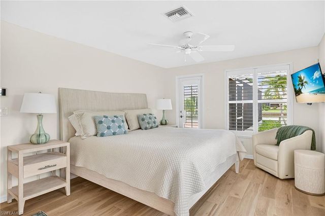 819 Tulip LN, Sanibel, FL 33957