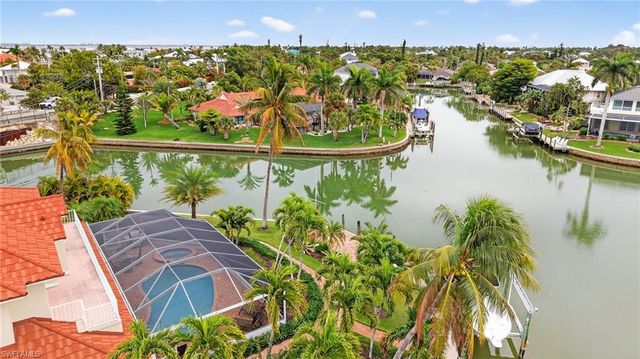 819 Tulip LN, Sanibel, FL 33957