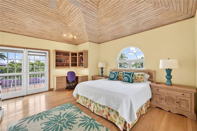 819 Tulip LN, Sanibel, FL 33957