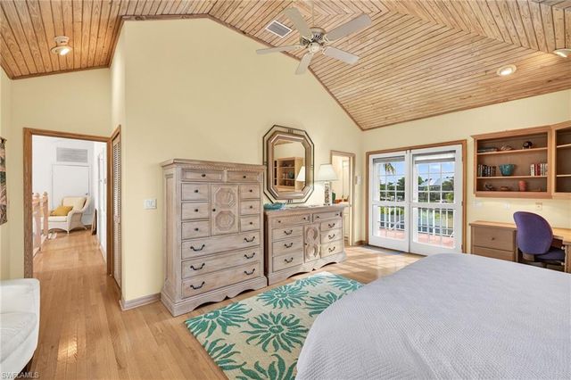 819 Tulip LN, Sanibel, FL 33957