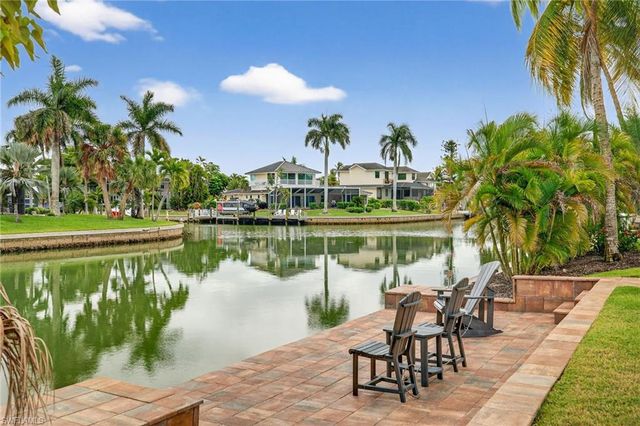 819 Tulip LN, Sanibel, FL 33957