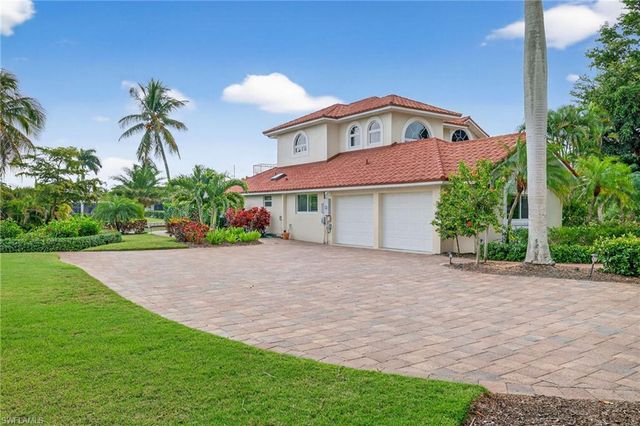 819 Tulip LN, Sanibel, FL 33957