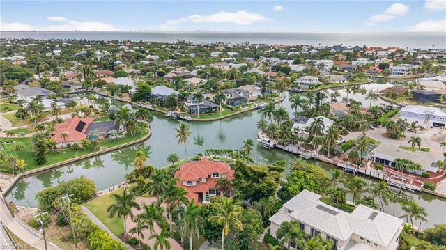 819 Tulip LN, Sanibel, FL 33957