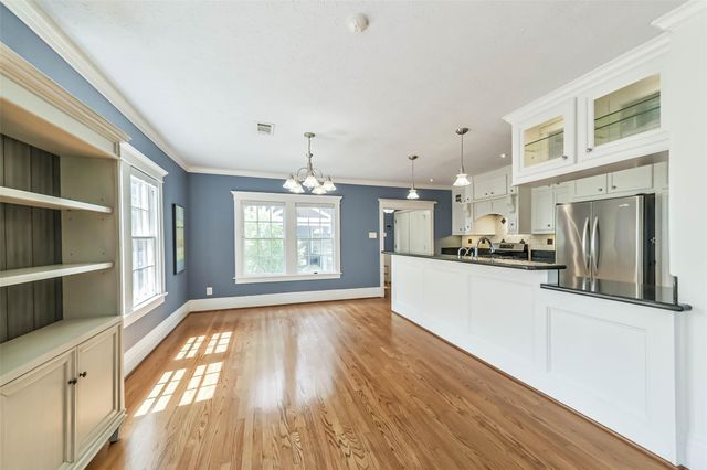 424 W 30th Street, Houston, TX 77018