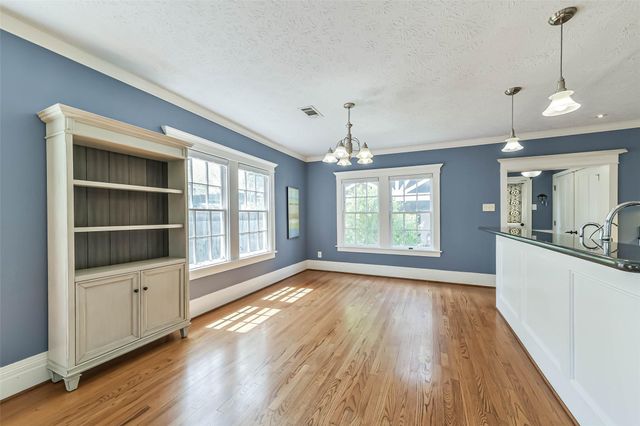 424 W 30th Street, Houston, TX 77018