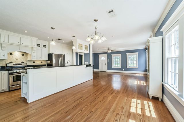 424 W 30th Street, Houston, TX 77018