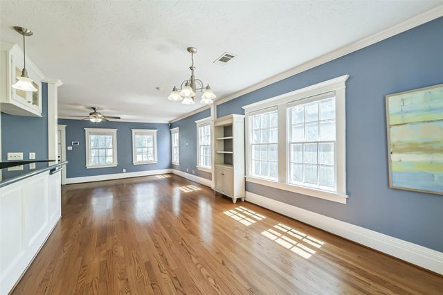 424 W 30th Street, Houston, TX 77018
