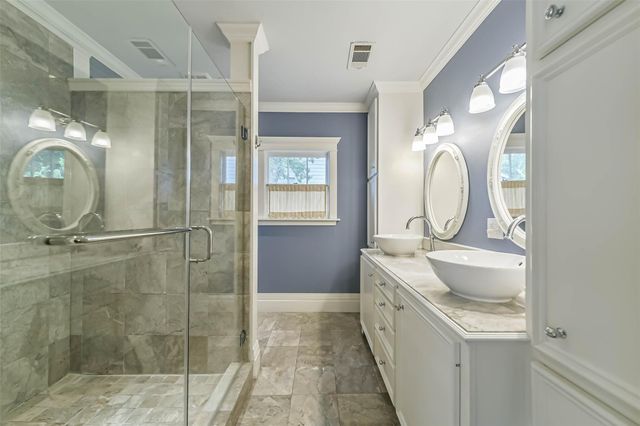 424 W 30th Street, Houston, TX 77018