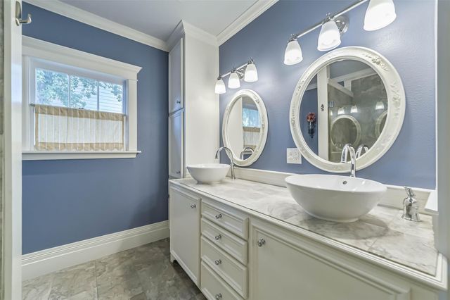 424 W 30th Street, Houston, TX 77018