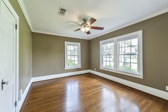 424 W 30th Street, Houston, TX 77018