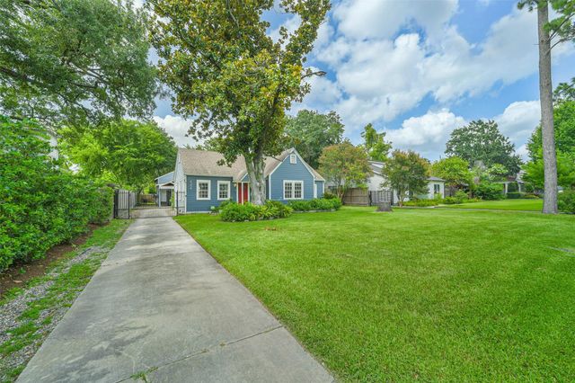 424 W 30th Street, Houston, TX 77018