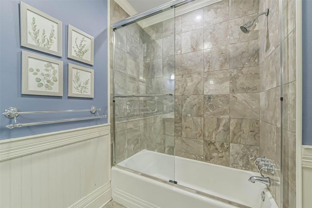 424 W 30th Street, Houston, TX 77018
