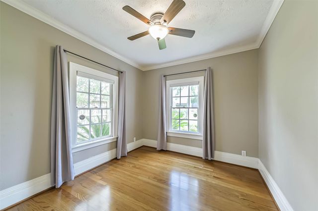 424 W 30th Street, Houston, TX 77018