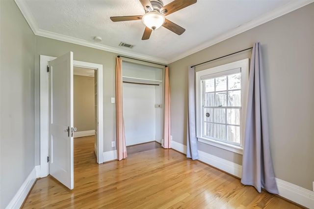 424 W 30th Street, Houston, TX 77018