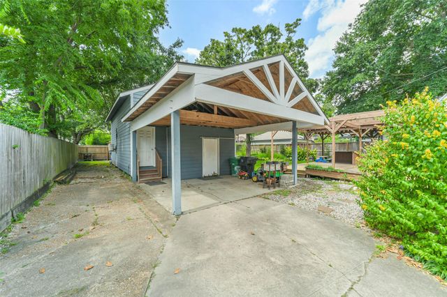 424 W 30th Street, Houston, TX 77018
