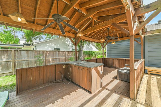 424 W 30th Street, Houston, TX 77018