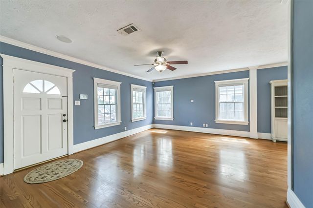424 W 30th Street, Houston, TX 77018