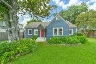 424 W 30th Street, Houston, TX 77018
