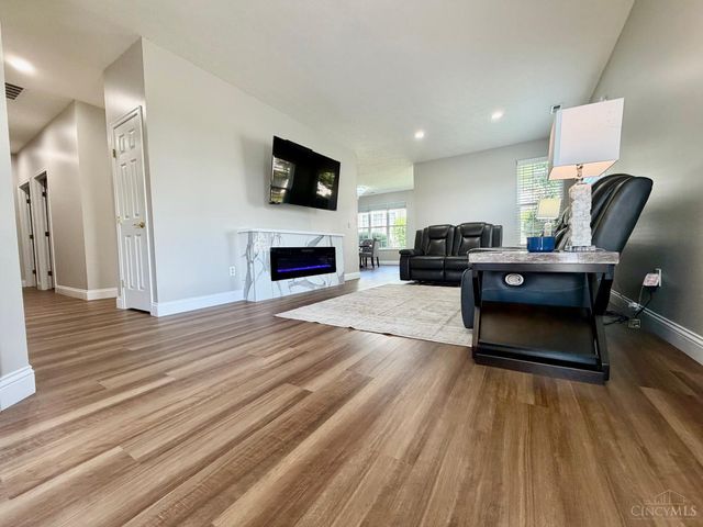 329 Bending Branch Lane, Miamisburg, OH 45342