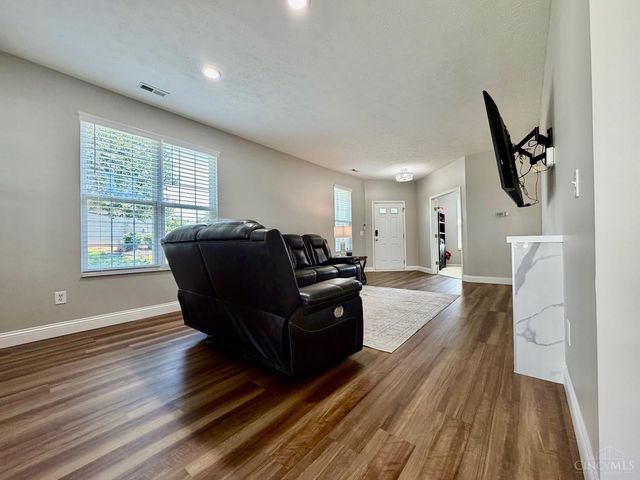 329 Bending Branch Lane, Miamisburg, OH 45342