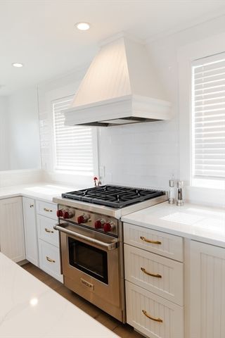 16 Pilgrim Way, Plymouth, MA 02360