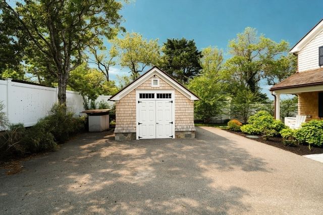 16 Pilgrim Way, Plymouth, MA 02360