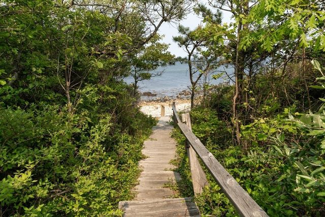 16 Pilgrim Way, Plymouth, MA 02360