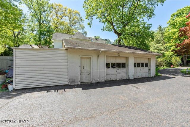 228 Red Hill Road, Middletown, NJ 07748