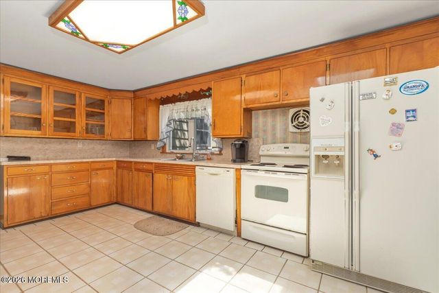 228 Red Hill Road, Middletown, NJ 07748