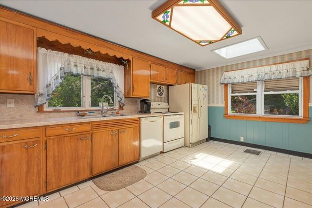 228 Red Hill Road, Middletown, NJ 07748