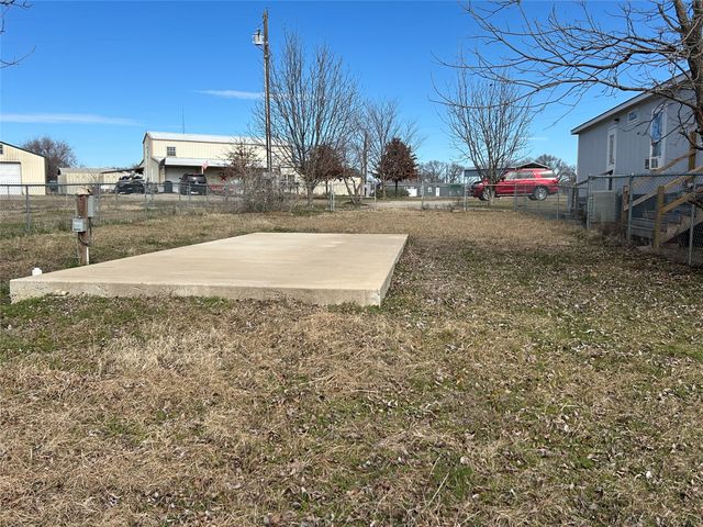 423 Waterfront Row, Quitman, TX 75783