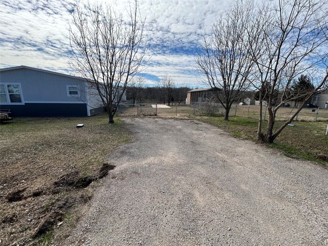 423 Waterfront Row, Quitman, TX 75783