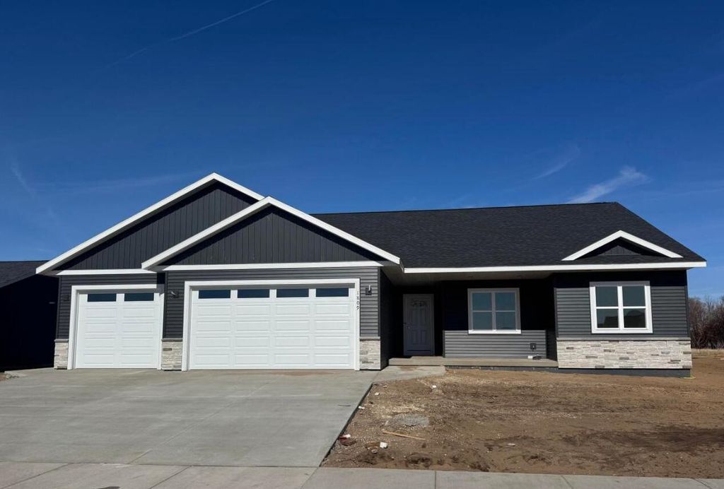 1348 Academy DRIVE, Holmen, WI 54636